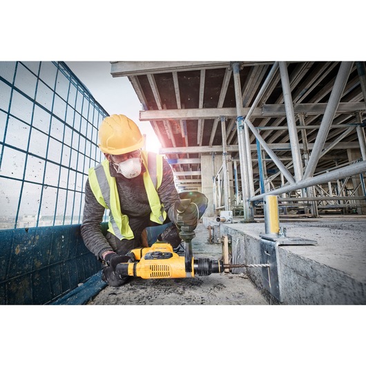 Dewalt, 5kg Dedicated chipping Hammer- SDS Max; Basic - Image 3